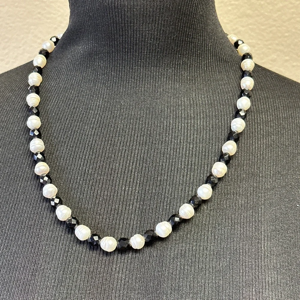 Beaded Pearls Black Glass Barrel Clasp VTG 21